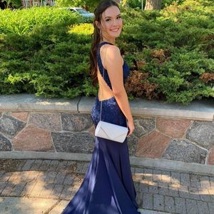 Meet your Posher, Chloe